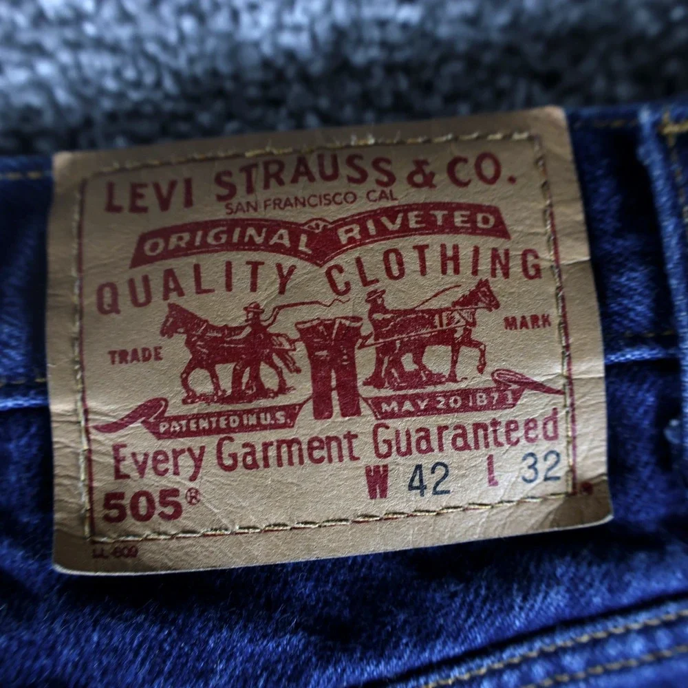 Vintage 1999 Levi's 505 Men's 42x32 Dark Wash Regular Fit Straight Leg Jeans